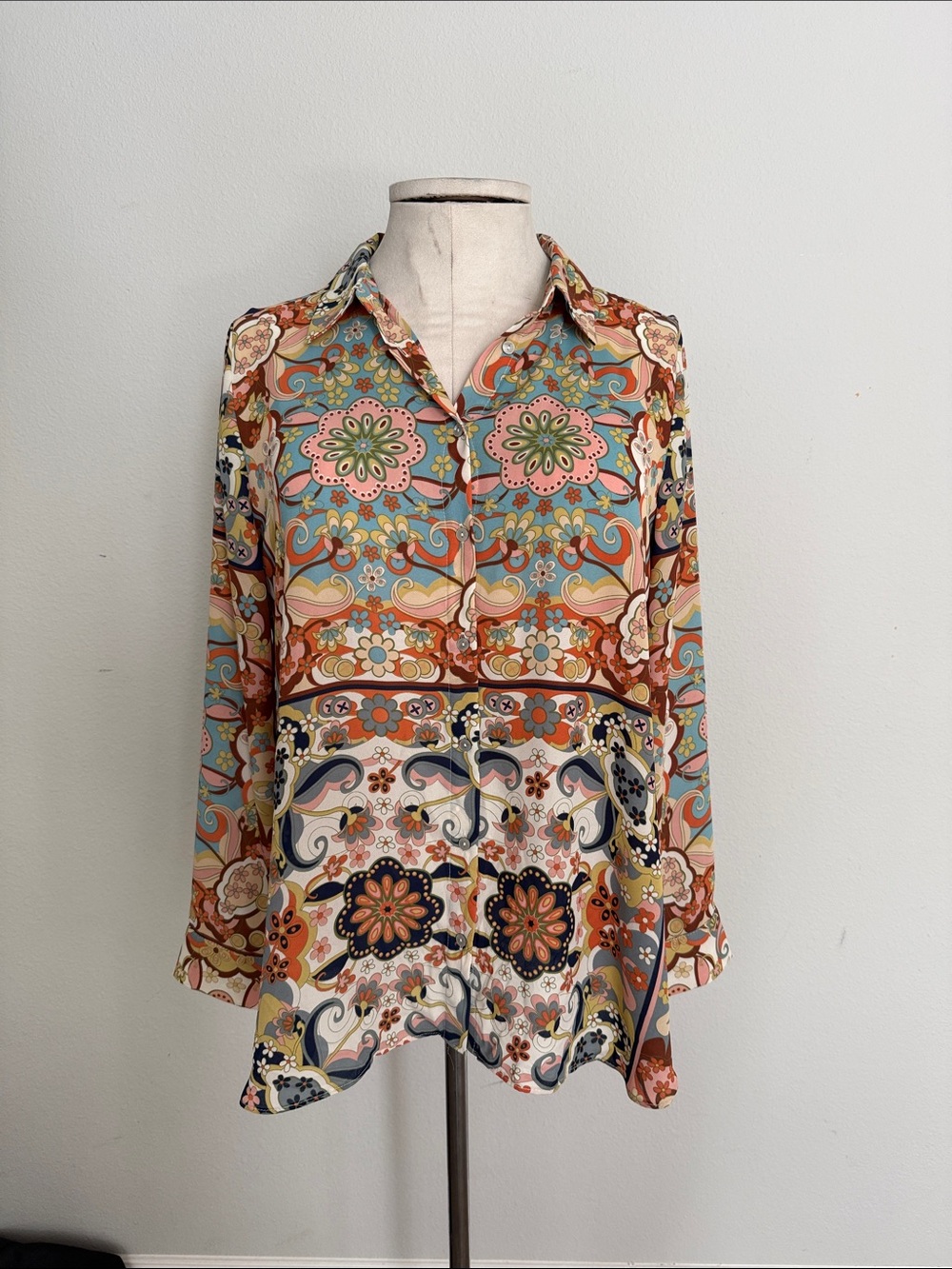 Rose & Olive Multi-Color Floral Print Button-Down Shirt, size L